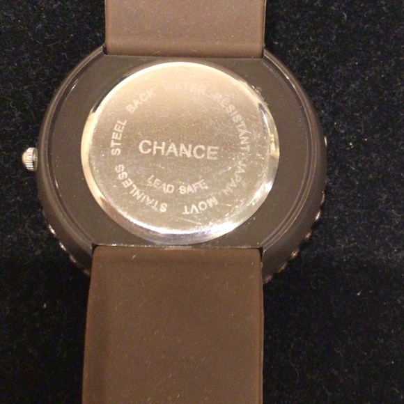 ⬇️Price Dropped⬇️Brown band with bling around face of watch NWOT - Picture 3 of 3